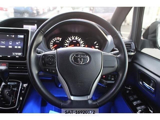 Toyota NOAH 2018-05 279496-16