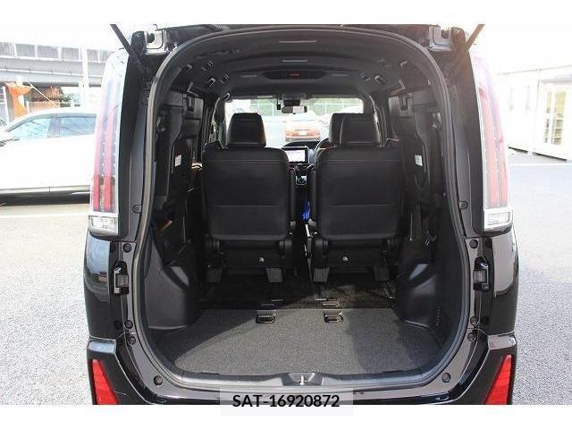 Toyota NOAH 2018-05 279496-14