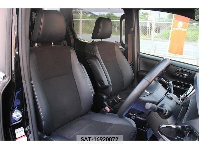 Toyota NOAH 2018-05 279496-12