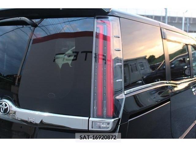Toyota NOAH 2018-05 279496-10
