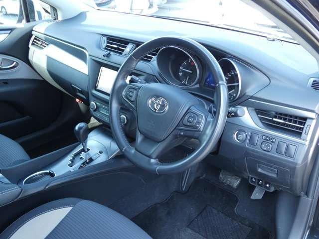 Toyota AVENSIS 2016-01 8912-12