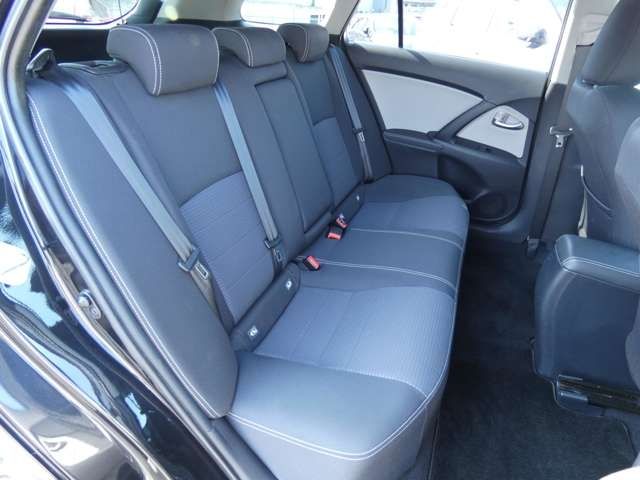 Toyota AVENSIS 2016-01 8912-24
