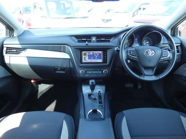 Toyota AVENSIS 2016-01 8912-1