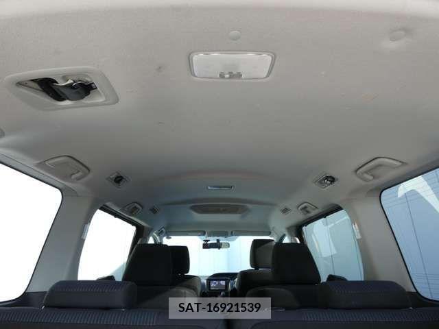 Toyota VOXY 2015-11 321478-9
