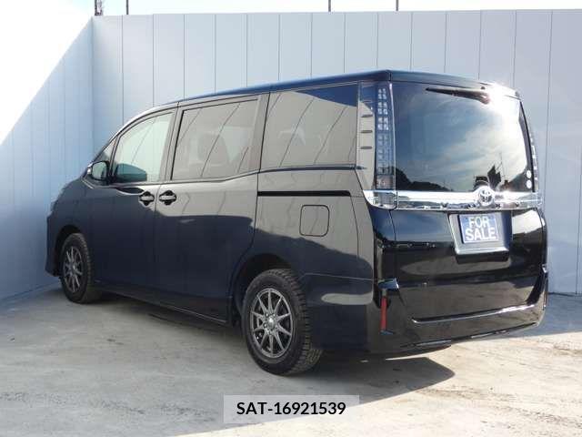 Toyota VOXY 2015-11 321478-3