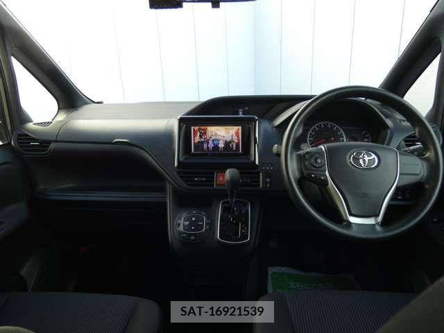Toyota VOXY 2015-11 321478-2