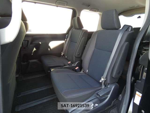 Toyota VOXY 2015-11 321478-7