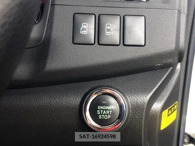 Toyota ISIS 2012-06 321089-5