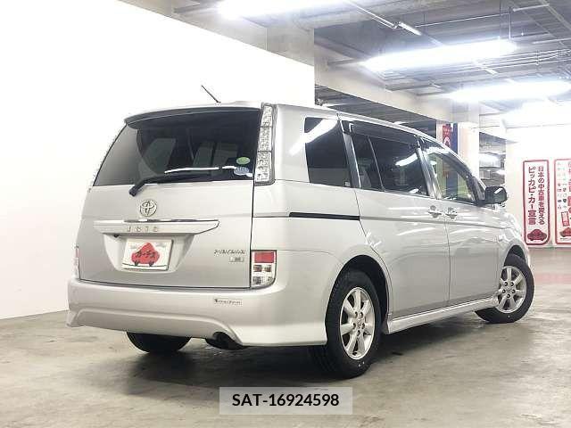 Toyota ISIS 2012-06 321089-2