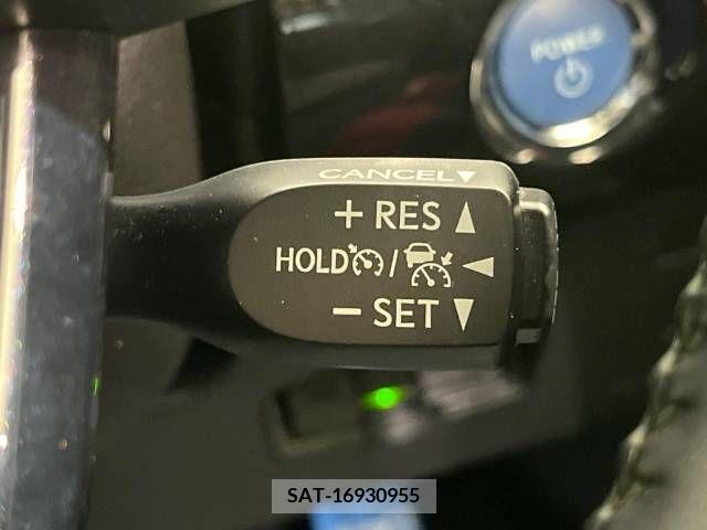 Toyota PRIUS 2019-07 348024-4
