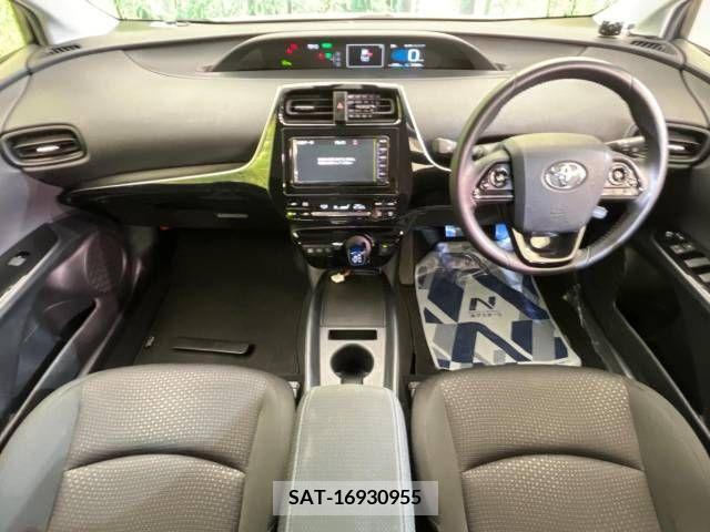 Toyota PRIUS 2019-07 348024-1