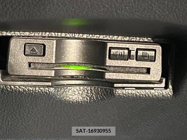 Toyota PRIUS 2019-07 348024-6