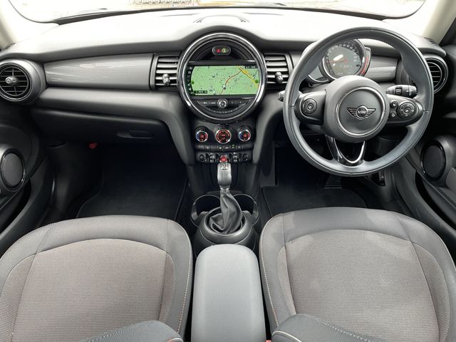 Bmw MINI 2018-06 4754-1