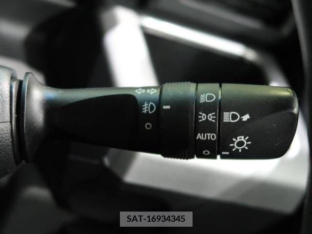 Daihatsu WAKE 2016-11 371060-7