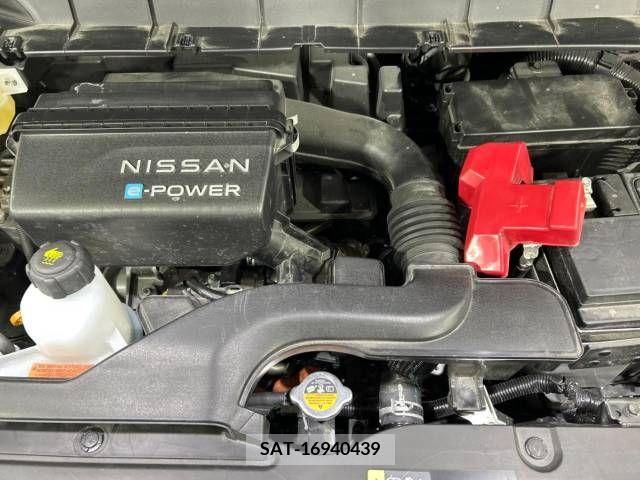 Nissan SERENA 2023-05 380394-18