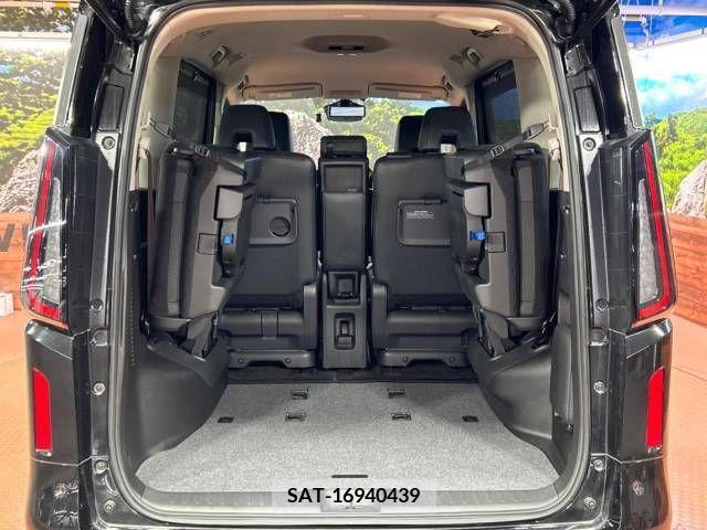 Nissan SERENA 2023-05 380394-10