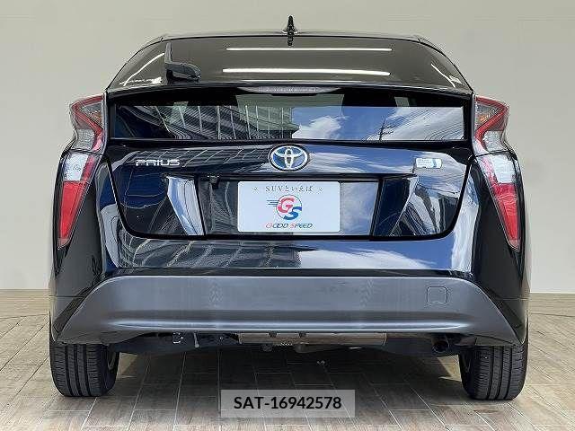 Toyota PRIUS 2017-07 281713-12