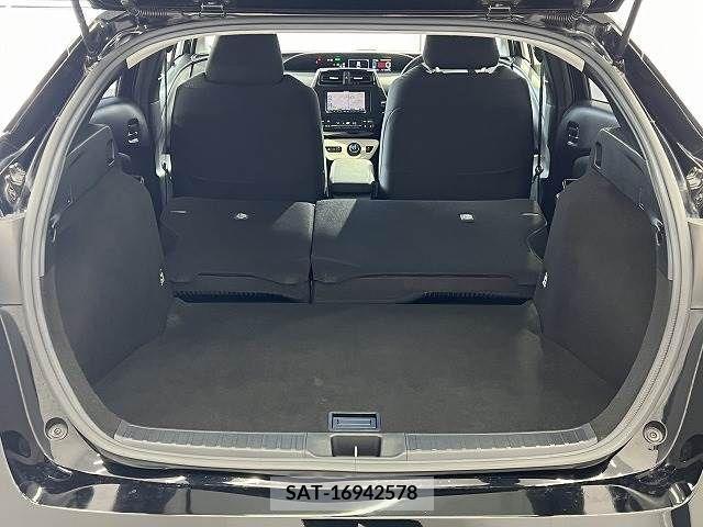 Toyota PRIUS 2017-07 281713-10