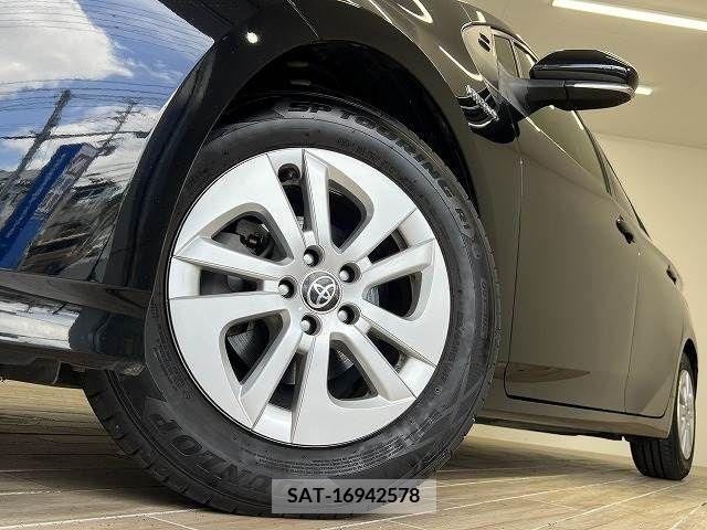 Toyota PRIUS 2017-07 281713-18
