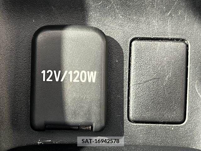Toyota PRIUS 2017-07 281713-6