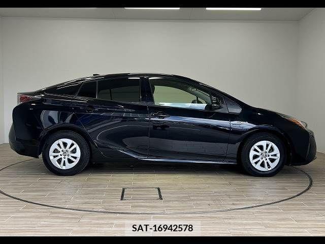 Toyota PRIUS 2017-07 281713-14