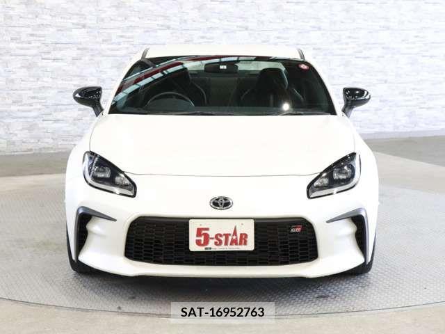 Toyota 86 2022-01 270758-10