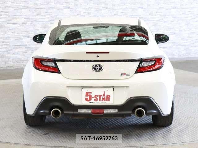Toyota 86 2022-01 270758-13