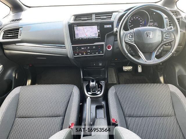 Honda FIT HYBRID 2017-10 335810-1