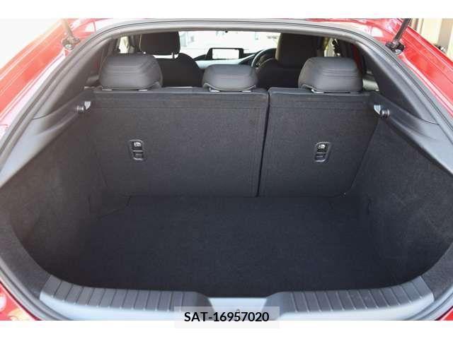 Mazda MAZDA3 2023-03 213807-17