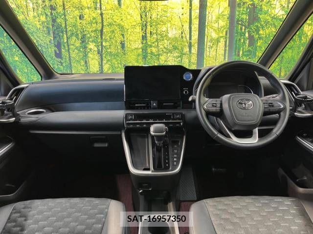 Toyota VOXY HYBRID 2022-10 289352-1