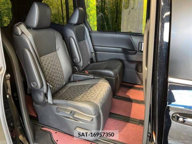 Toyota VOXY HYBRID 2022-10 289352-9