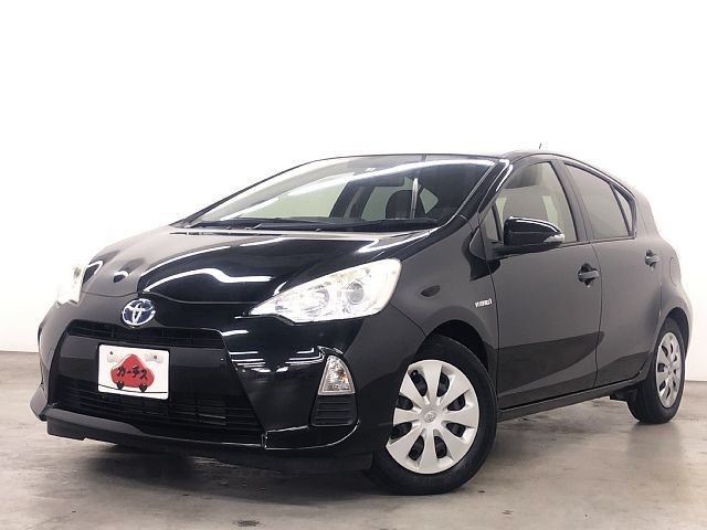 Toyota AQUA 2013-08 182443-0