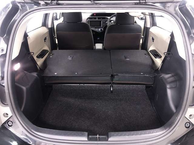 Toyota AQUA 2013-08 182443-7