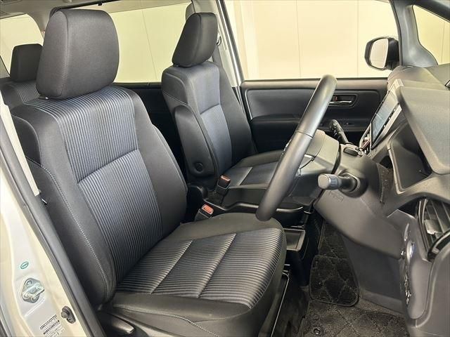 Toyota VOXY HYBRID 2016-08 193264-19