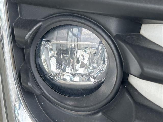 Toyota VOXY HYBRID 2016-08 193264-13