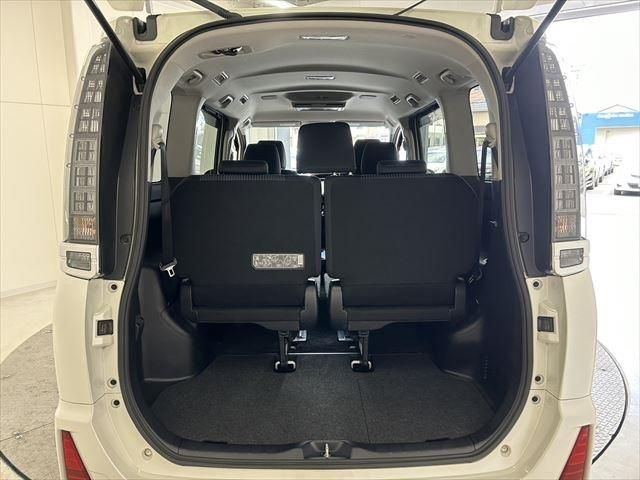 Toyota VOXY HYBRID 2016-08 193264-25