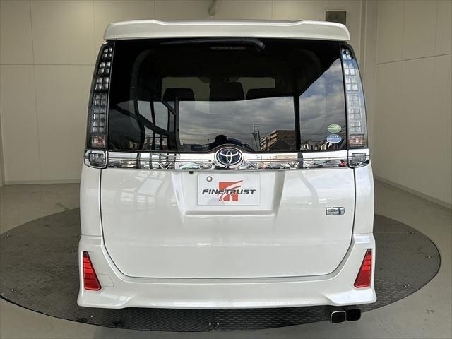 Toyota VOXY HYBRID 2016-08 193264-5