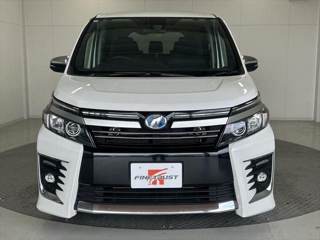Toyota VOXY HYBRID 2016-08 193264-1