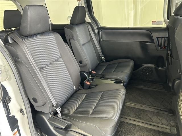 Toyota VOXY HYBRID 2016-08 193264-20