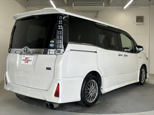 Toyota VOXY HYBRID 2016-08 193264-4