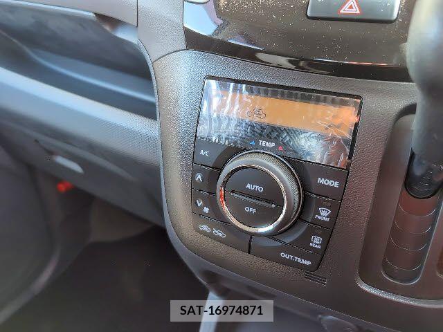 Mitsubishi DELICA D2 2011-06 219356-19