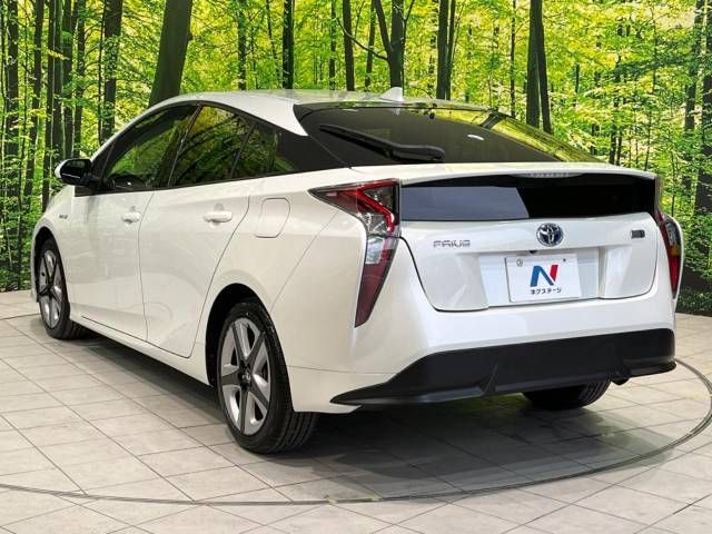 Toyota PRIUS 2016-05 183702-17