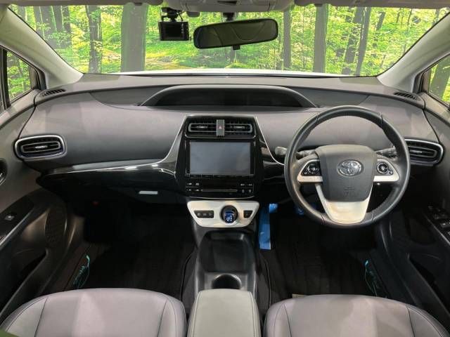 Toyota PRIUS 2016-05 183702-1