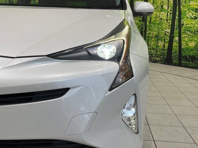 Toyota PRIUS 2016-05 183702-6