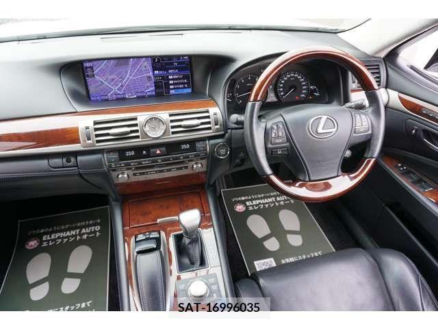 Lexus LS 2012-11 200429-8