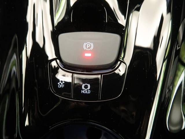 Toyota C-HR 2023-06 194855-8