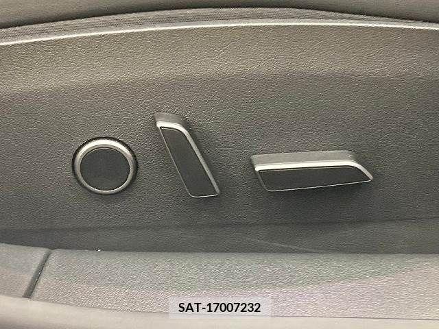 Tesla MODEL 3 2021-12 325817-6