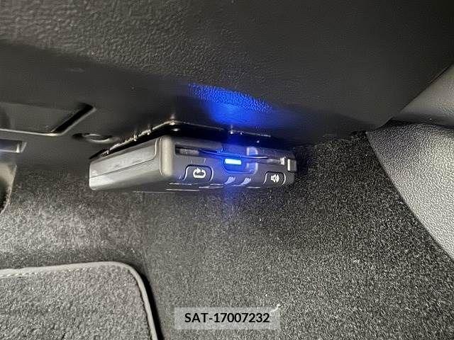 Tesla MODEL 3 2021-12 325817-7