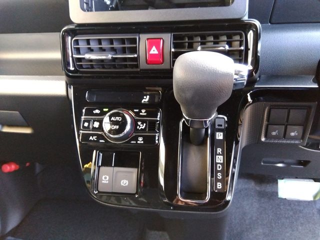 Daihatsu TANTO CUSTOM 2022-12 190895-12
