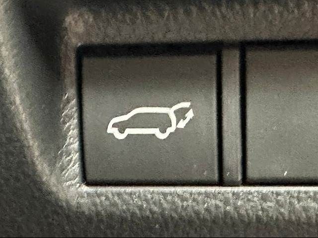 Toyota RAV4 2021-12 14592-5